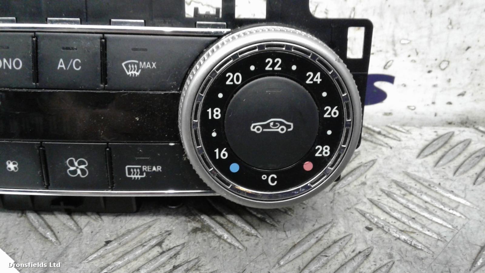 View Auto part Heater/AC Controller Mercedes C Class 2010