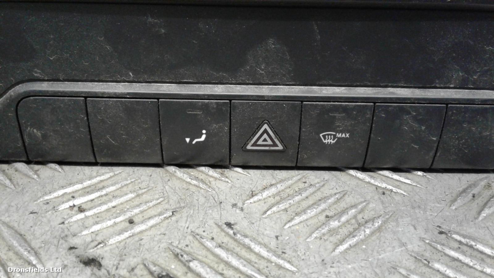 View Auto part Heater/AC Controller Mercedes Sprinter 2019