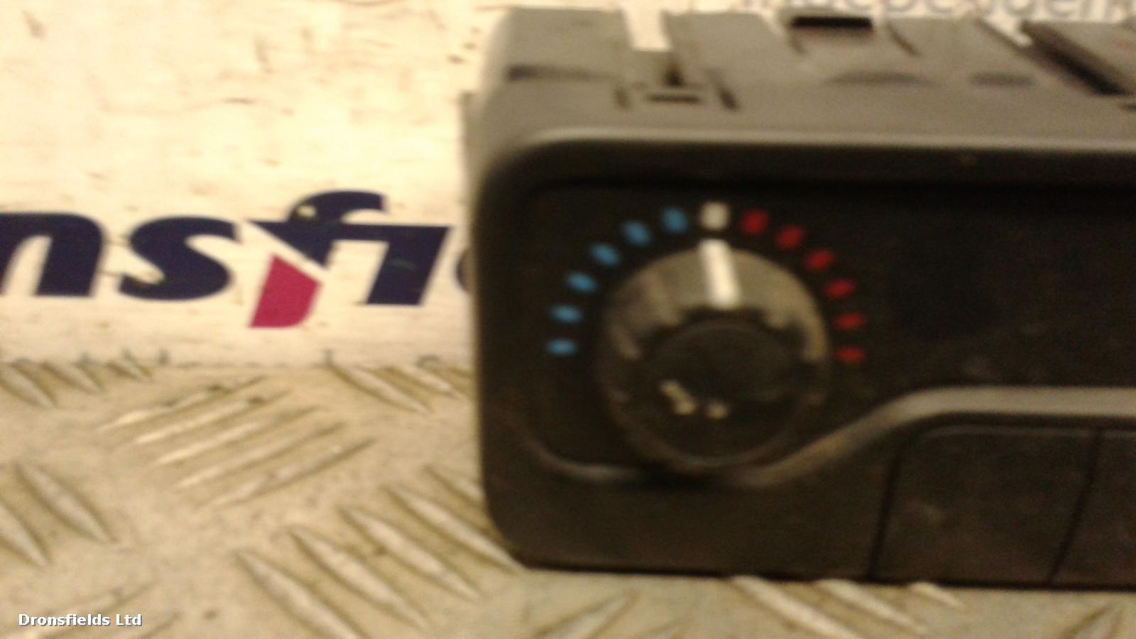 View Auto part Heater/AC Controller Mercedes Sprinter 2019