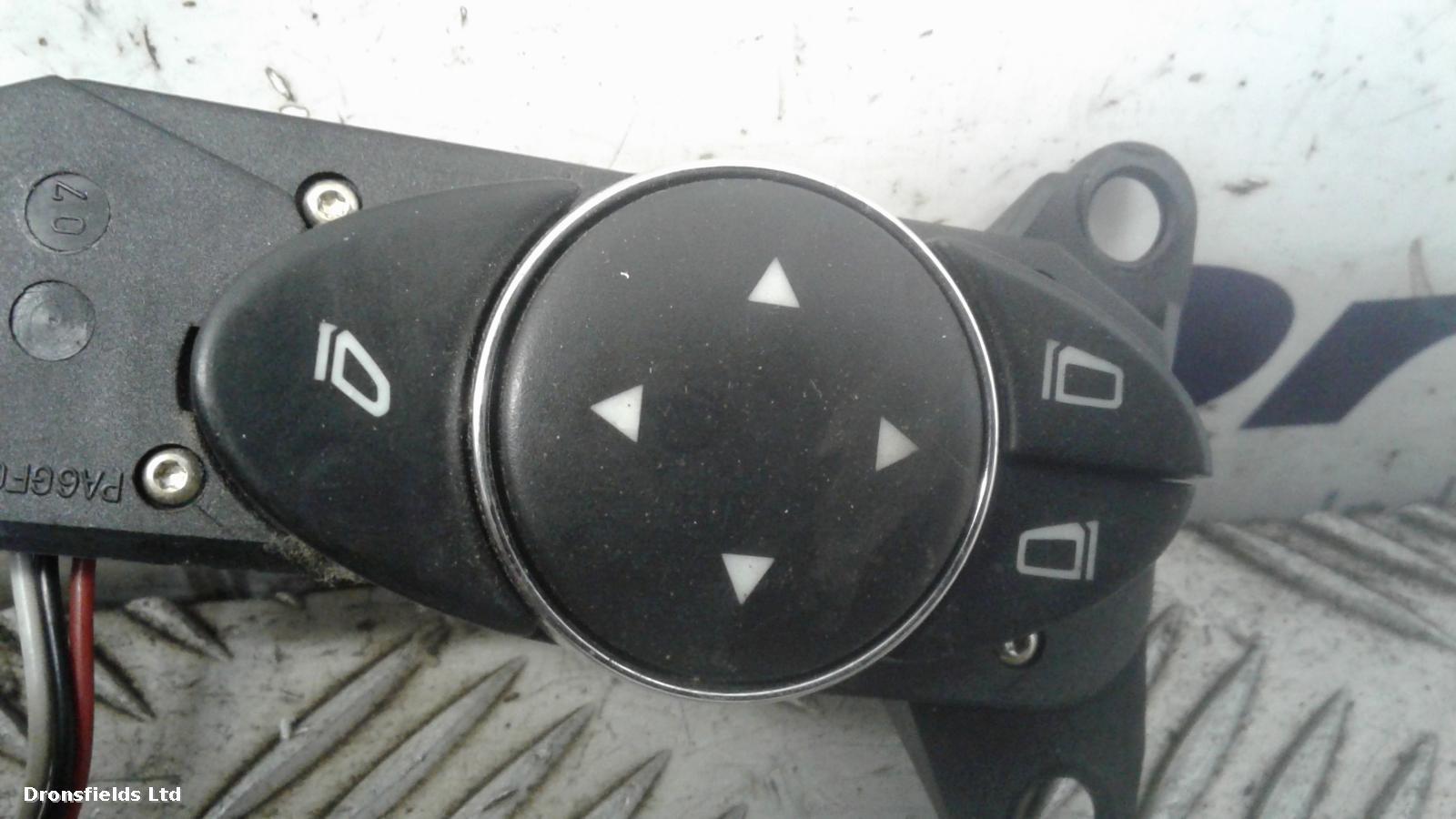 View Auto part Elect. Window Switch Mercedes E Class 2002