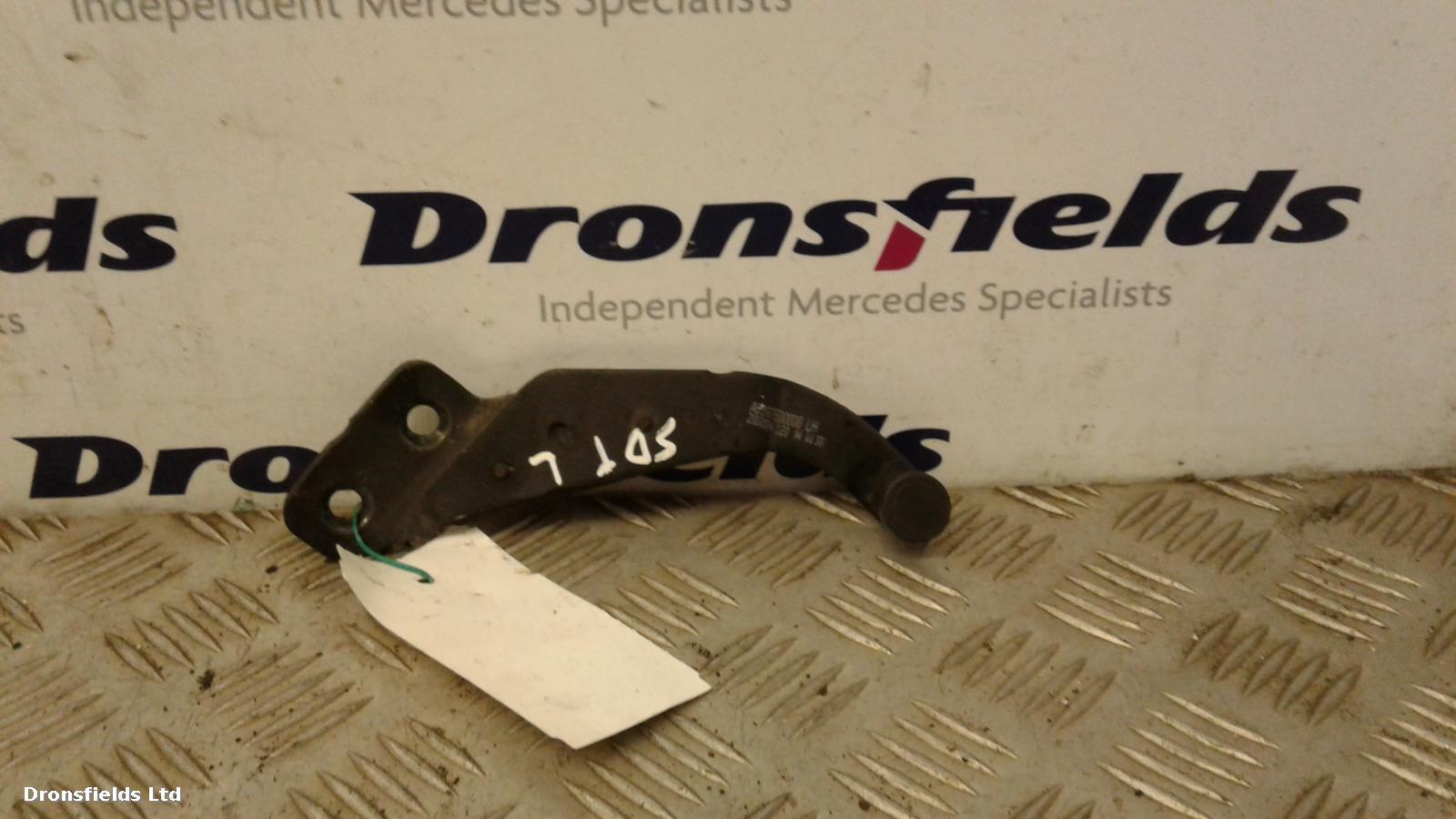 View Auto part Misc Bracket Mercedes Vito 2014