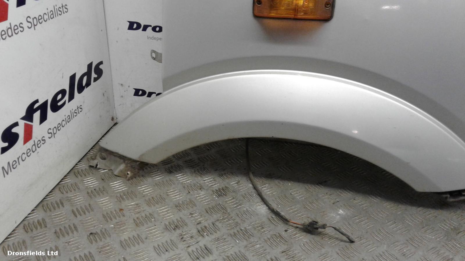 View Auto part R Wing Mercedes Sprinter 2016