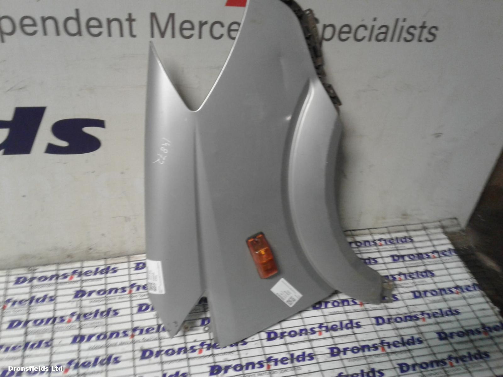 View Auto part R Wing Mercedes Sprinter 2016