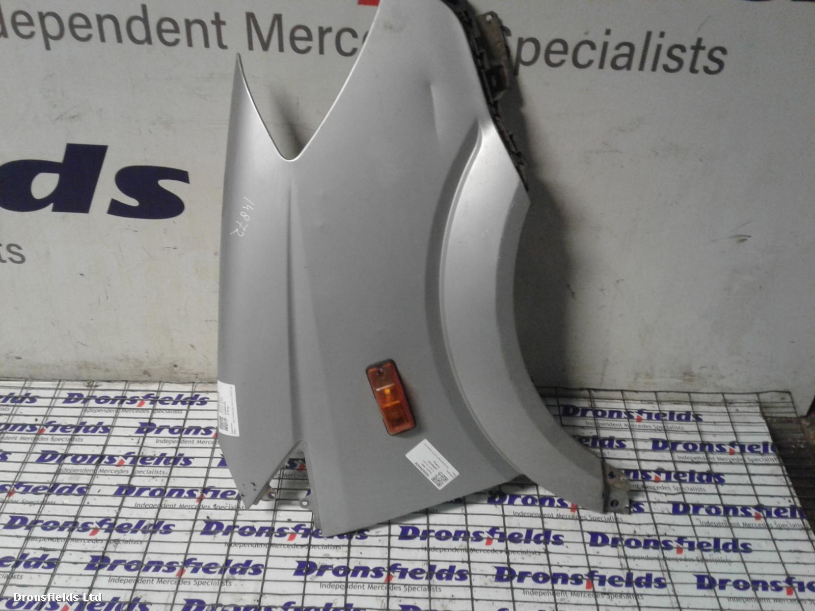 View Auto part R Wing Mercedes Sprinter 2016