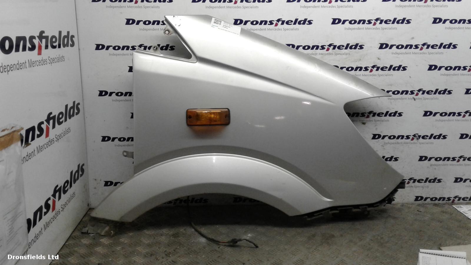 View Auto part R Wing Mercedes Sprinter 2016