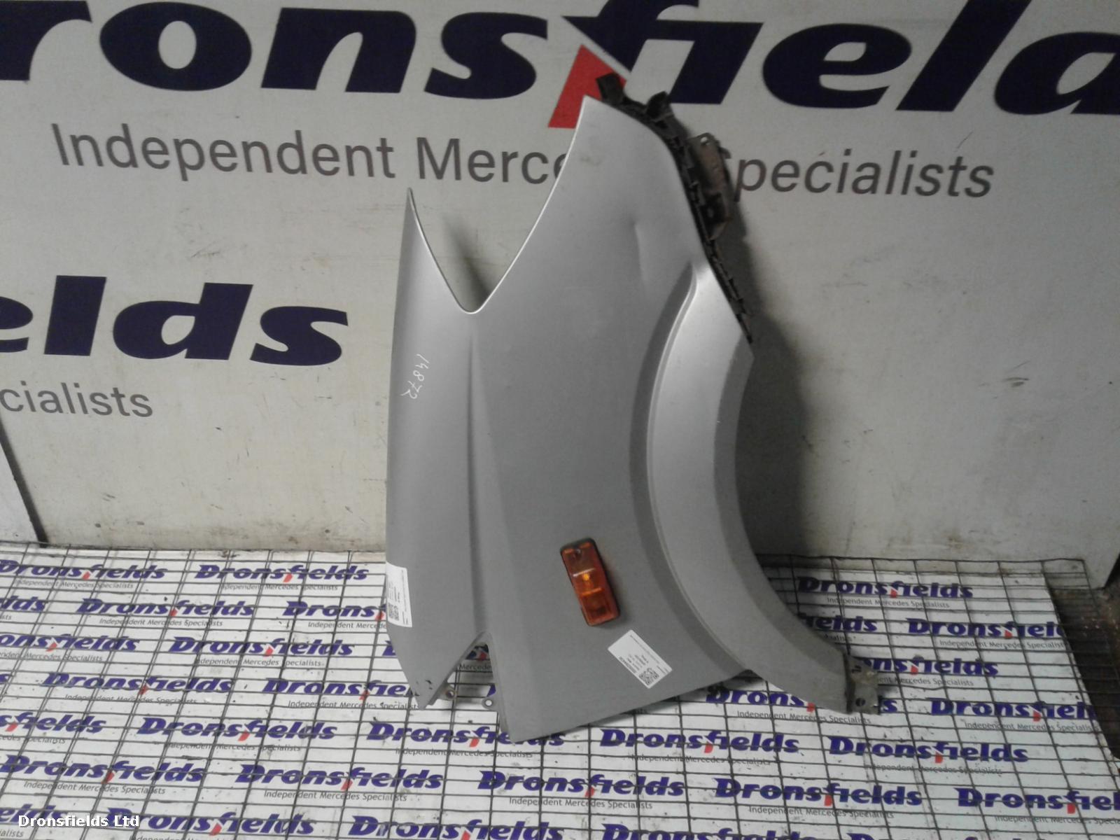 View Auto part R Wing Mercedes Sprinter 2016