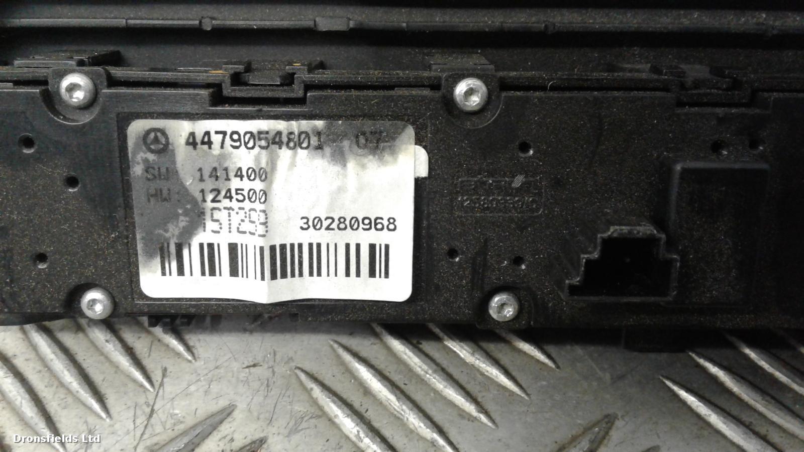 View Auto part Flasher/Hazard Relay Mercedes Vito 2015