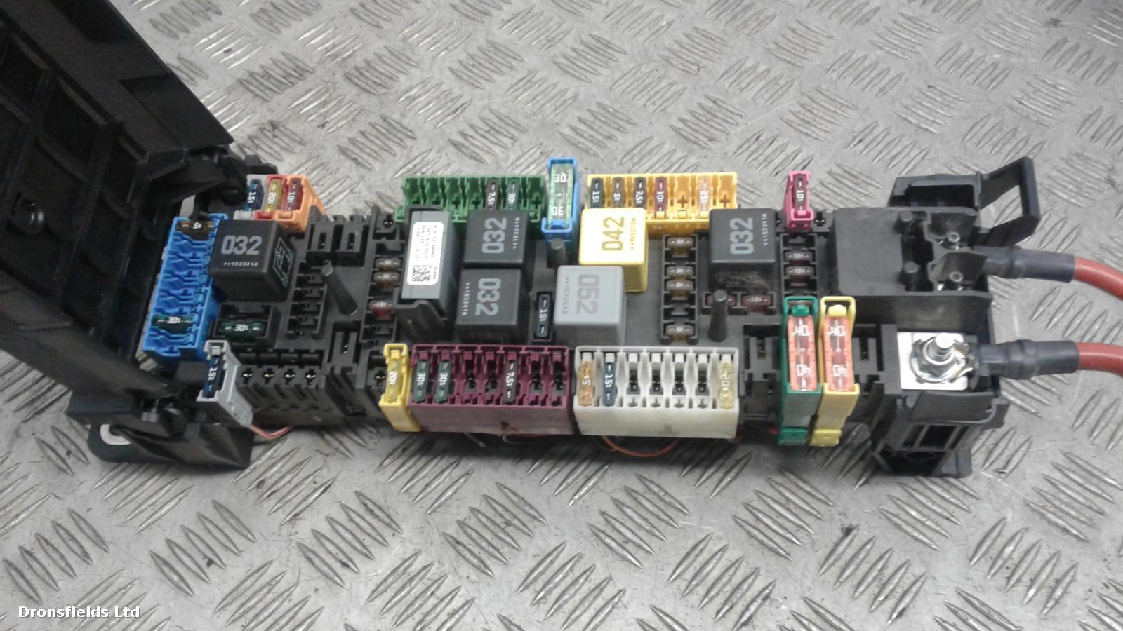 View Auto part Fuse Box Mercedes Vito 2015