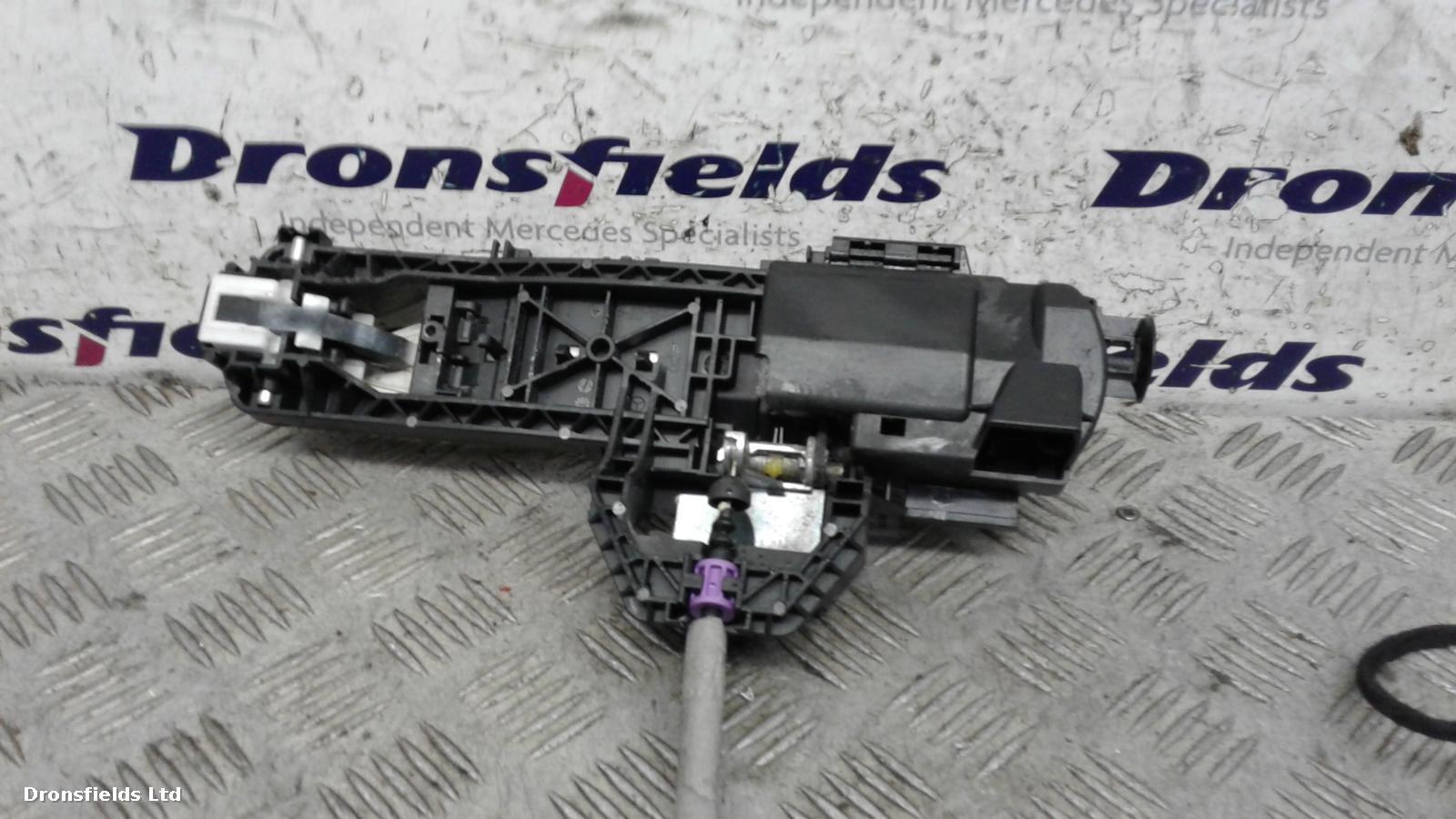View Auto part Door Lock Assembly Mercedes A Class 2013
