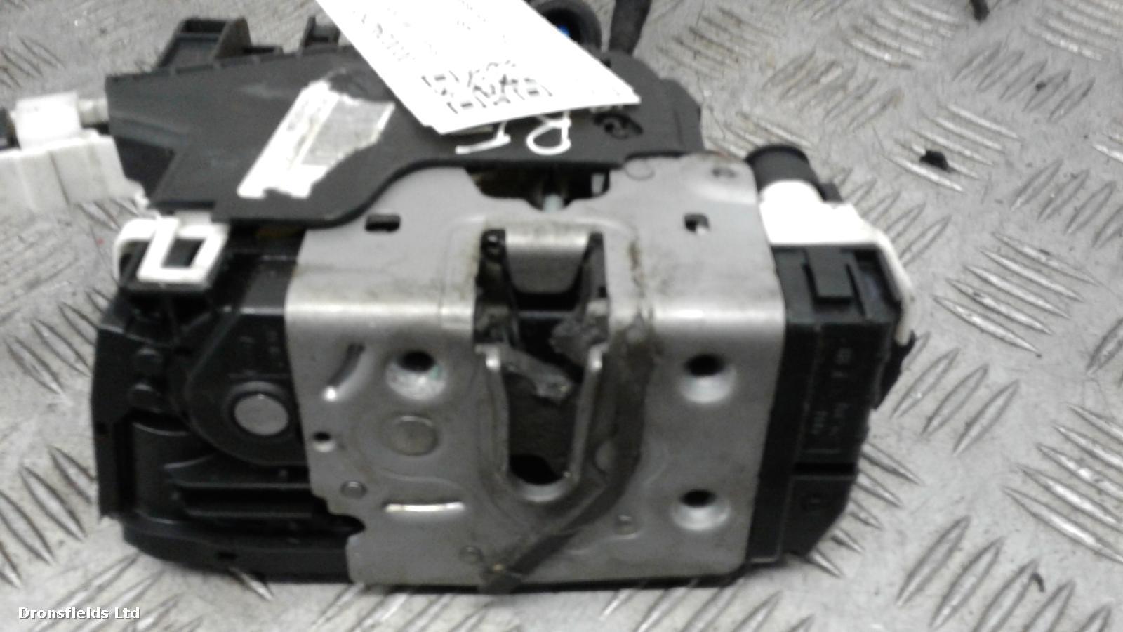 View Auto part Door Lock Assembly Mercedes A Class 2013