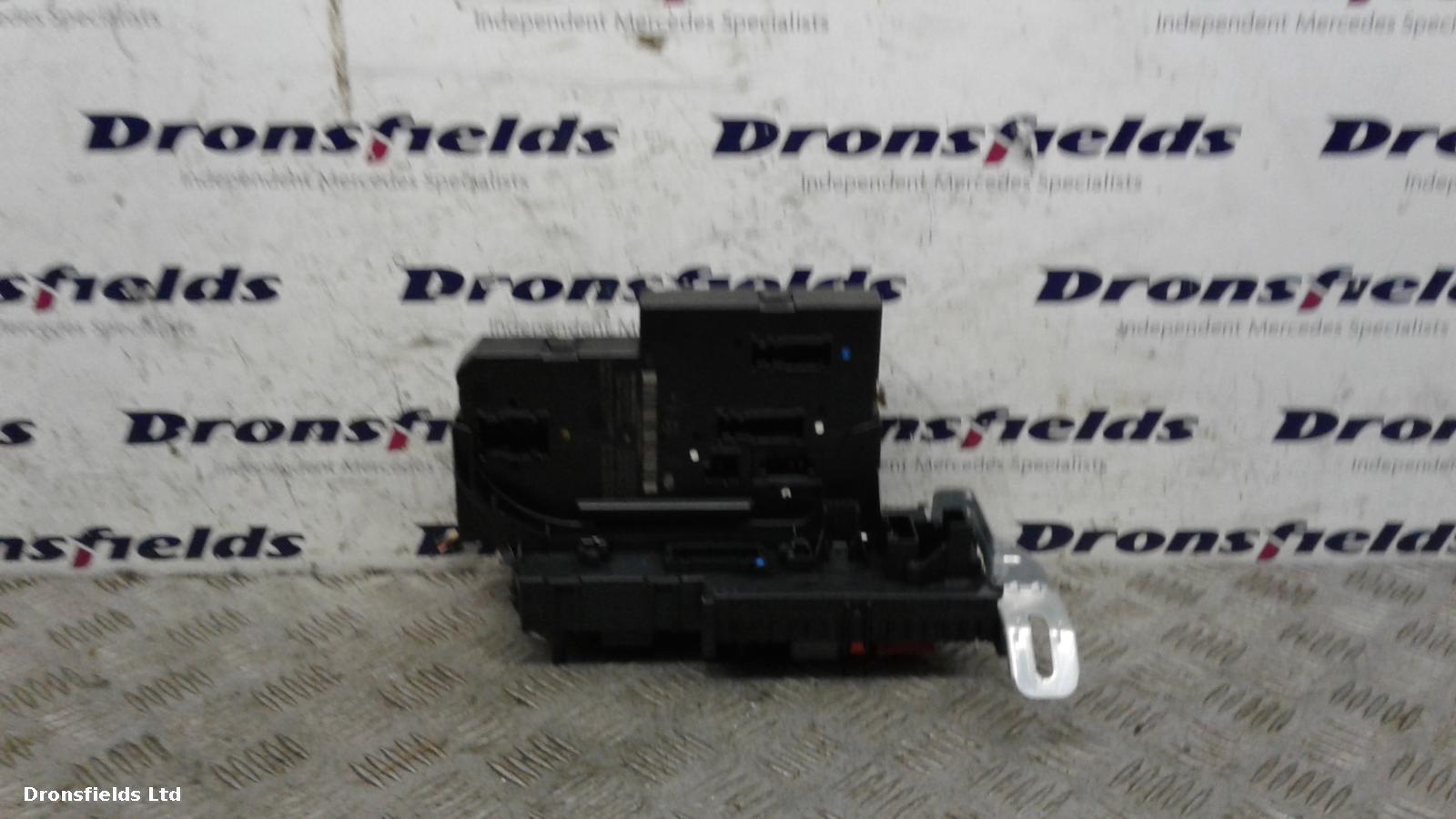 View Auto part Fuse Box Mercedes C Class 2010