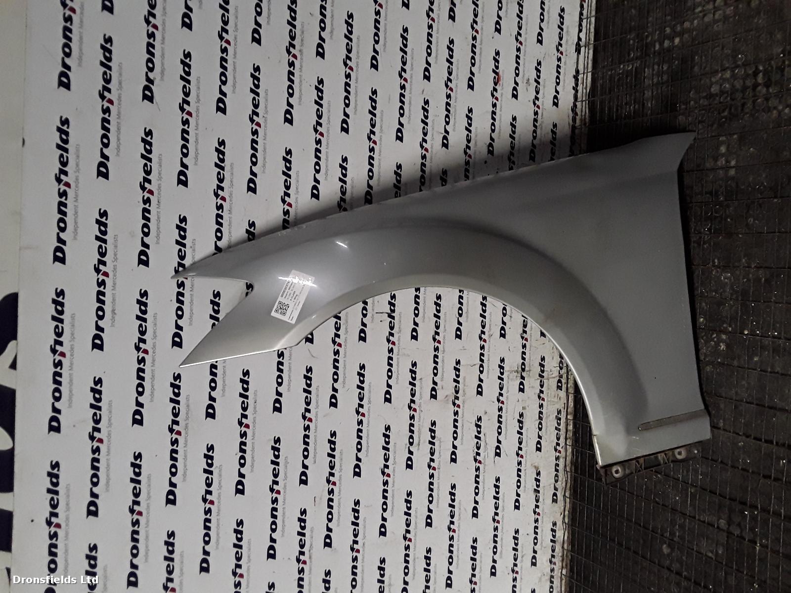 View Auto part L Wing Mercedes S Class 2006