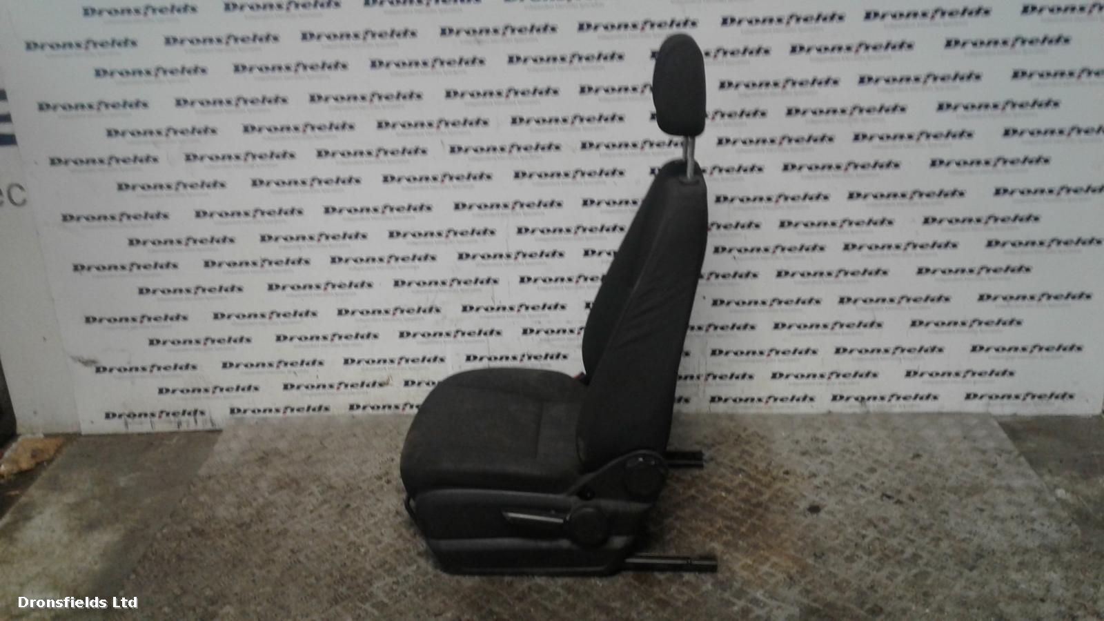 View Auto part Front Seat Mercedes Sprinter 2016