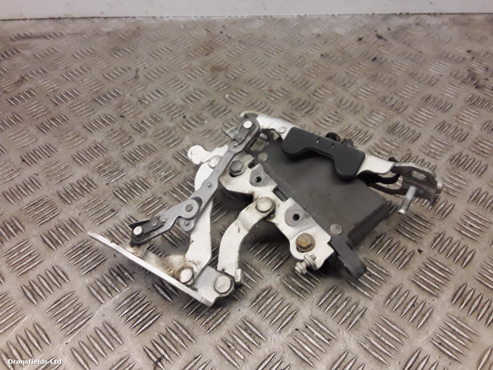 View Auto part Bootlid/Tailgate Hinge Mercedes E Class 2009