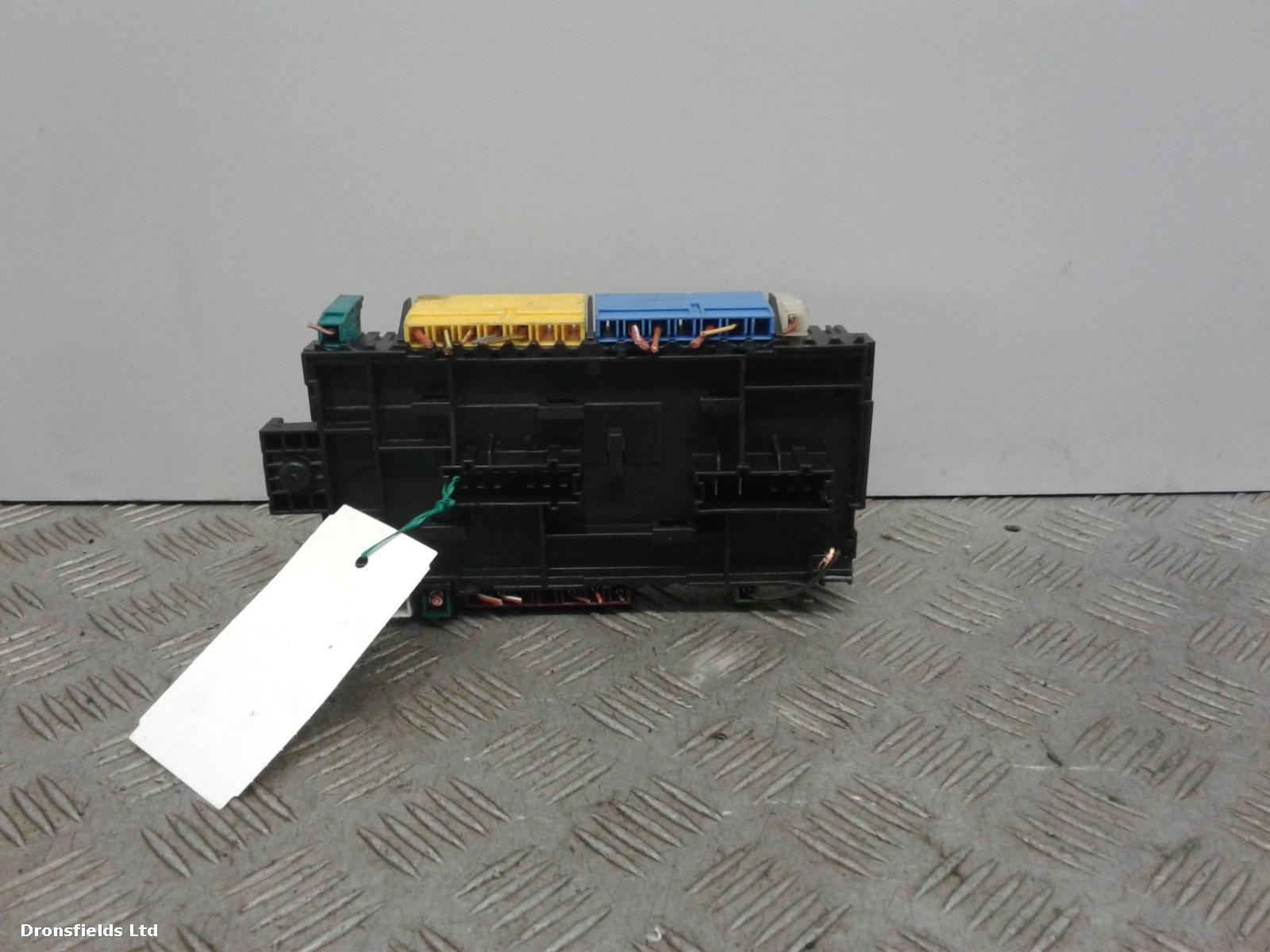 View Auto part Fuse Box Mercedes A Class 2014
