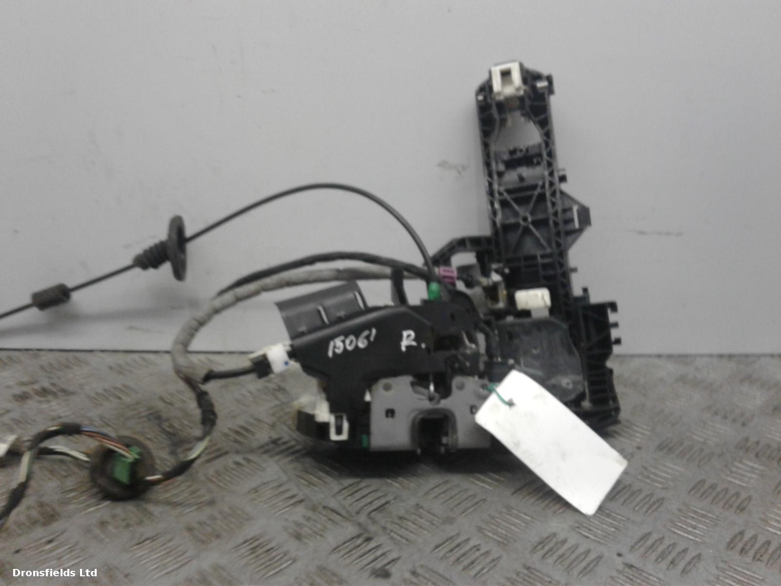 View Auto part Door Lock Assembly Mercedes E Class 2010