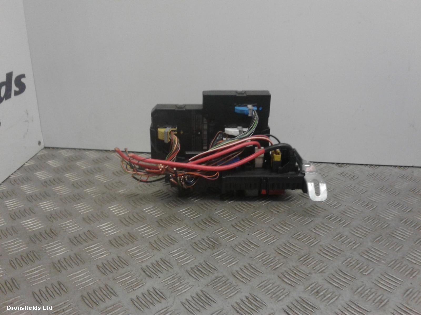 View Auto part Fuse Box Mercedes C Class 2010