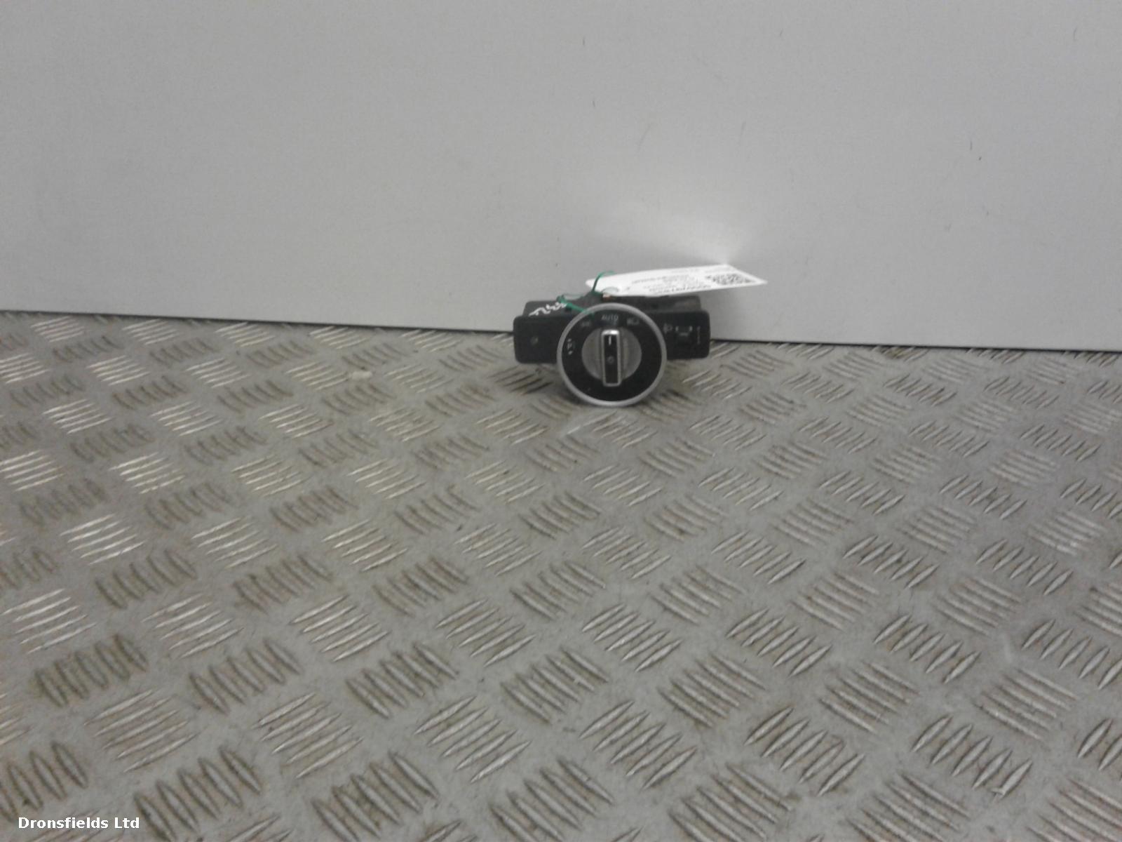 View Auto part Headlight Switch Mercedes C Class 2013