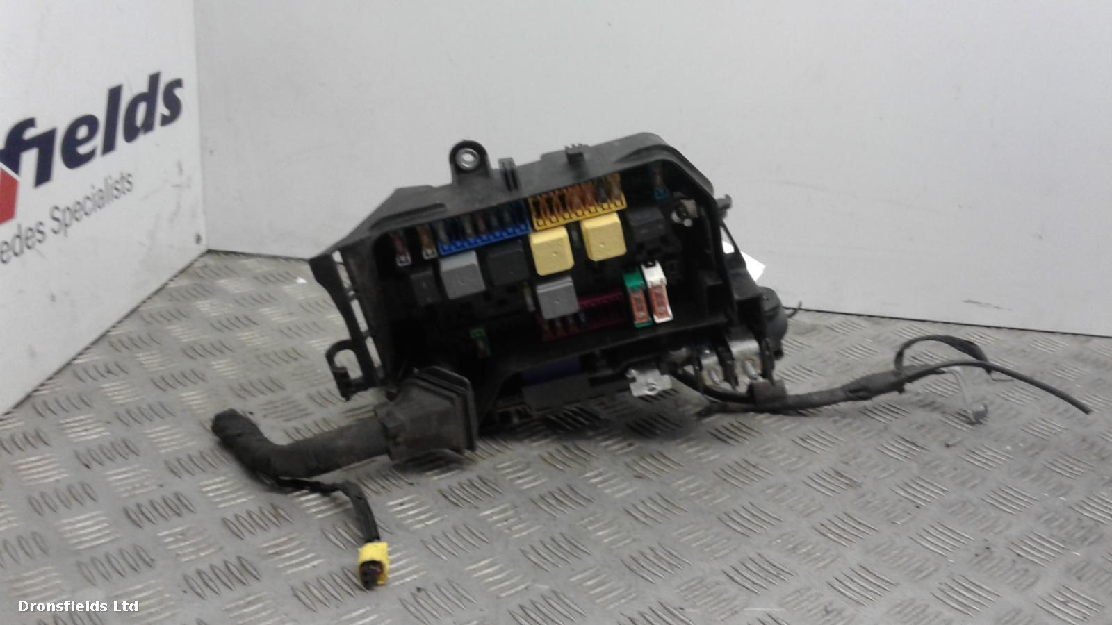View Auto part Fuse Box Mercedes Cla 2015