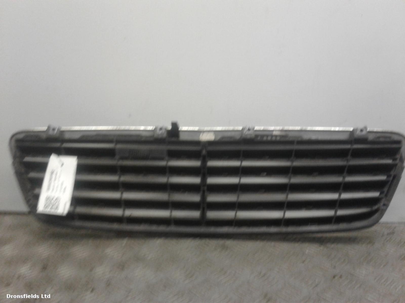 View Auto part Grille Mercedes C Class 2004