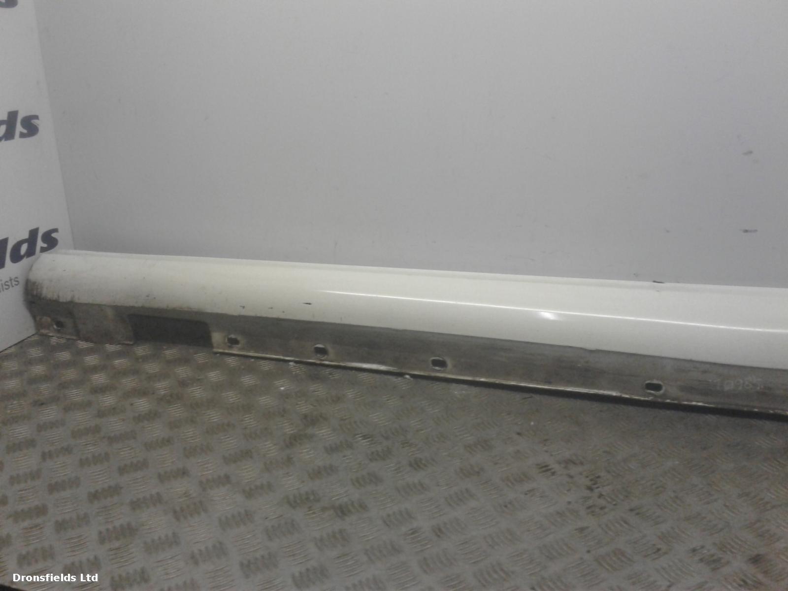 View Auto part Side Skirt Mercedes C Class 2012