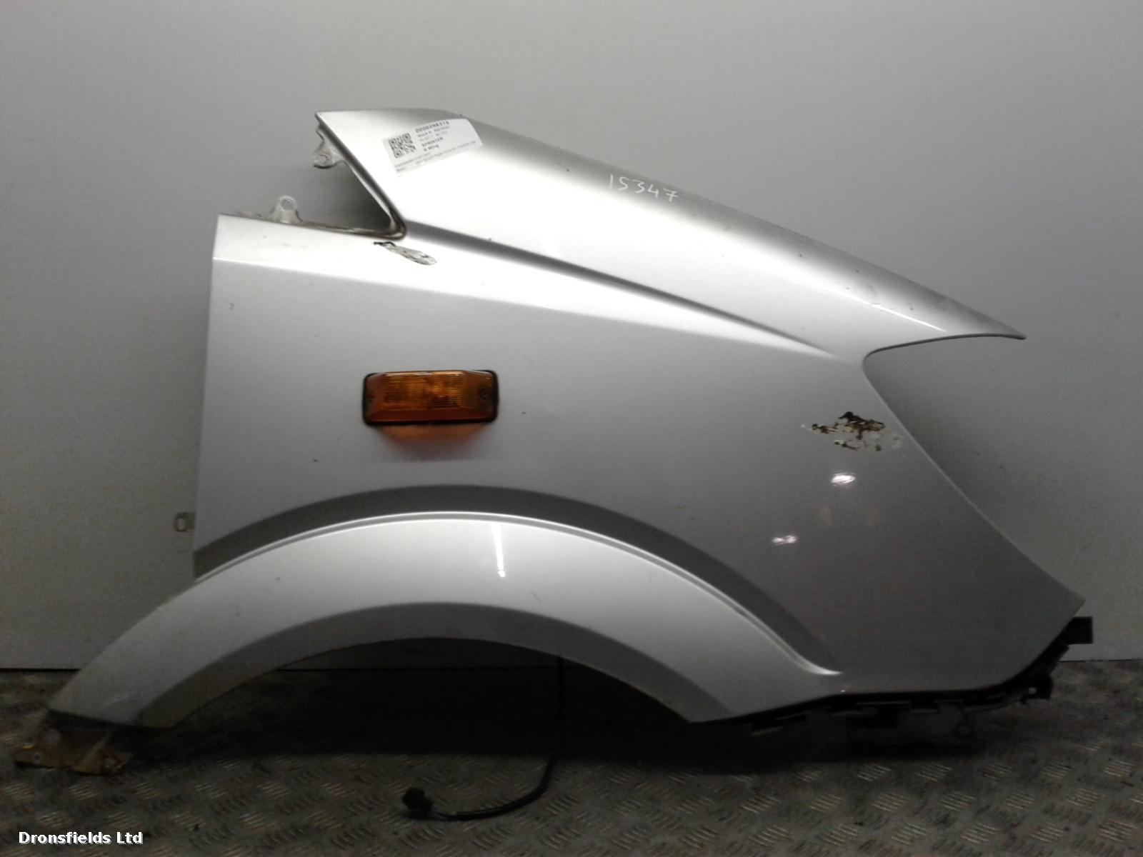 View Auto part R Wing Mercedes Sprinter 2017