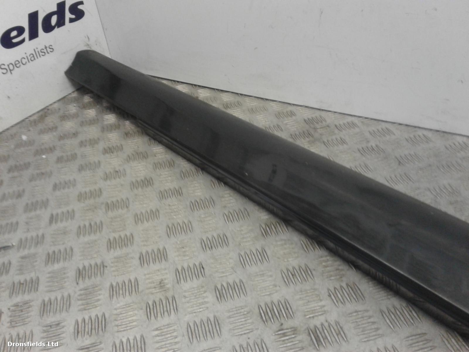 View Auto part Side Skirt Mercedes E Class 2005