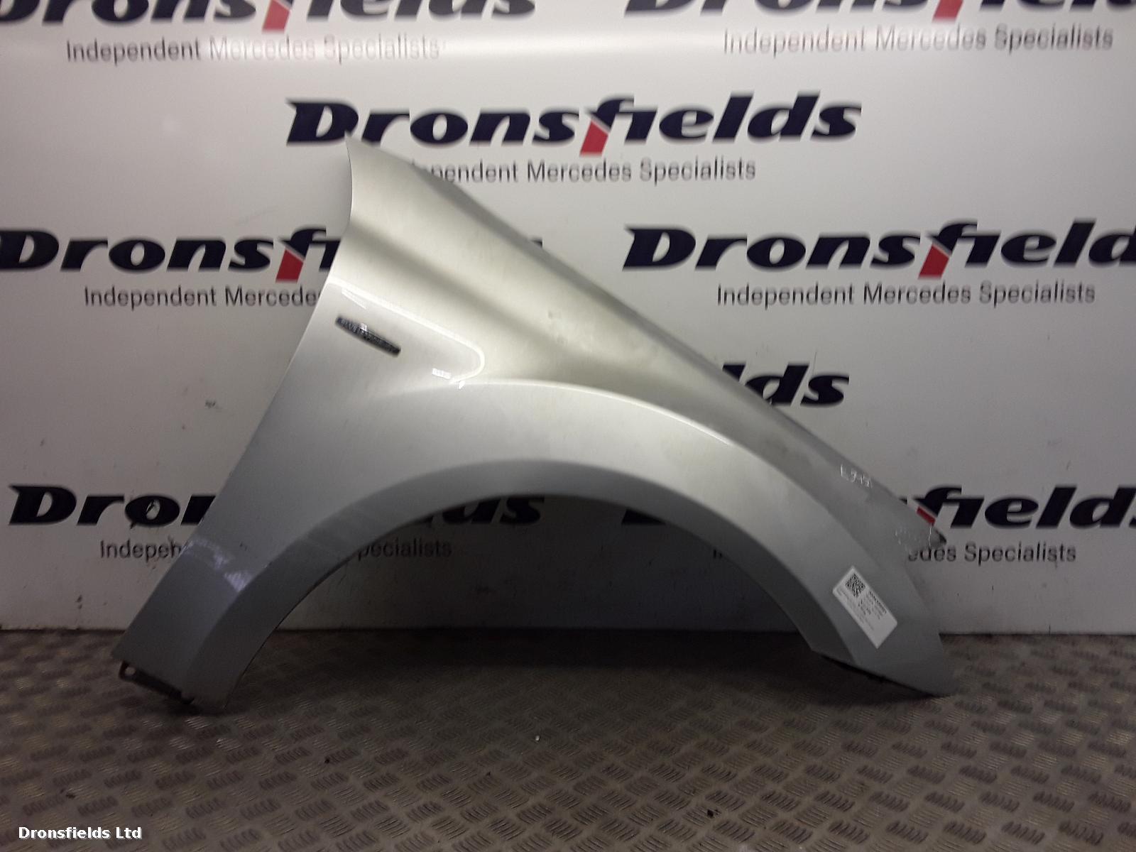 View Auto part R Wing Mercedes M Class 2011
