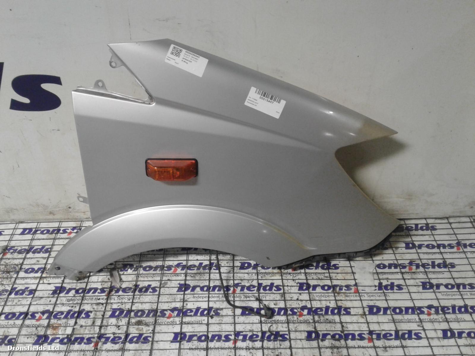 View Auto part R Wing Mercedes Sprinter 2017