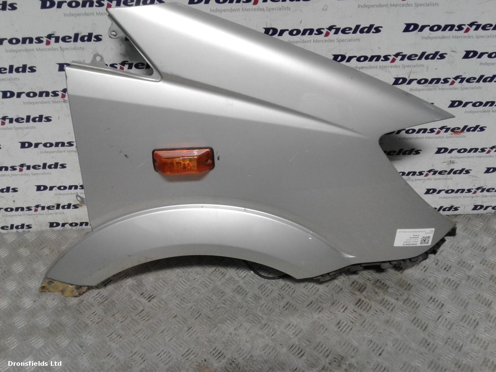 View Auto part R Wing Mercedes Sprinter 2017