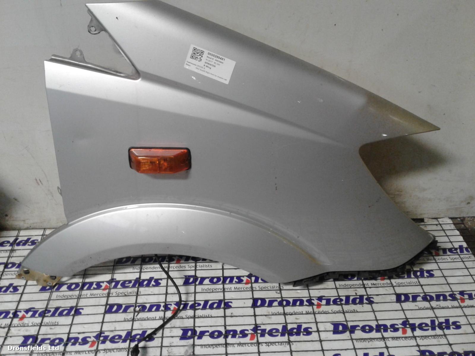 View Auto part R Wing Mercedes Sprinter 2017