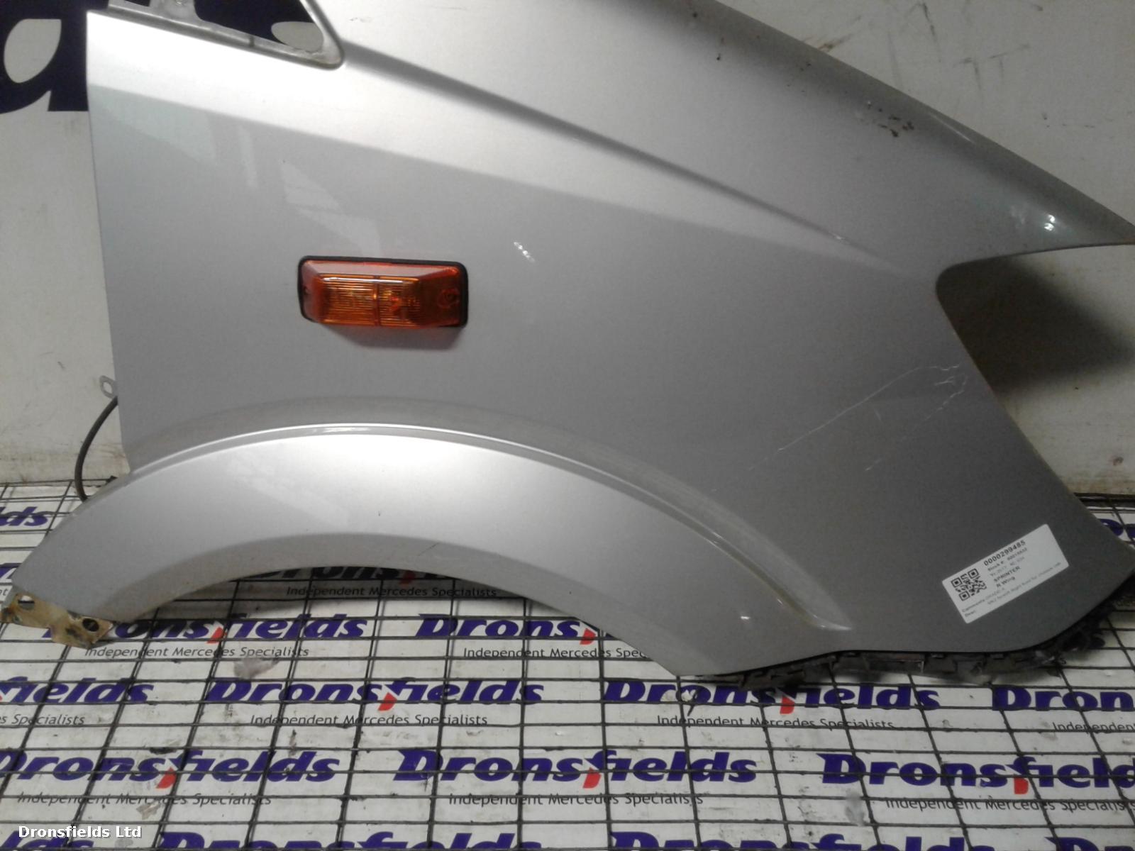 View Auto part R Wing Mercedes Sprinter 2017