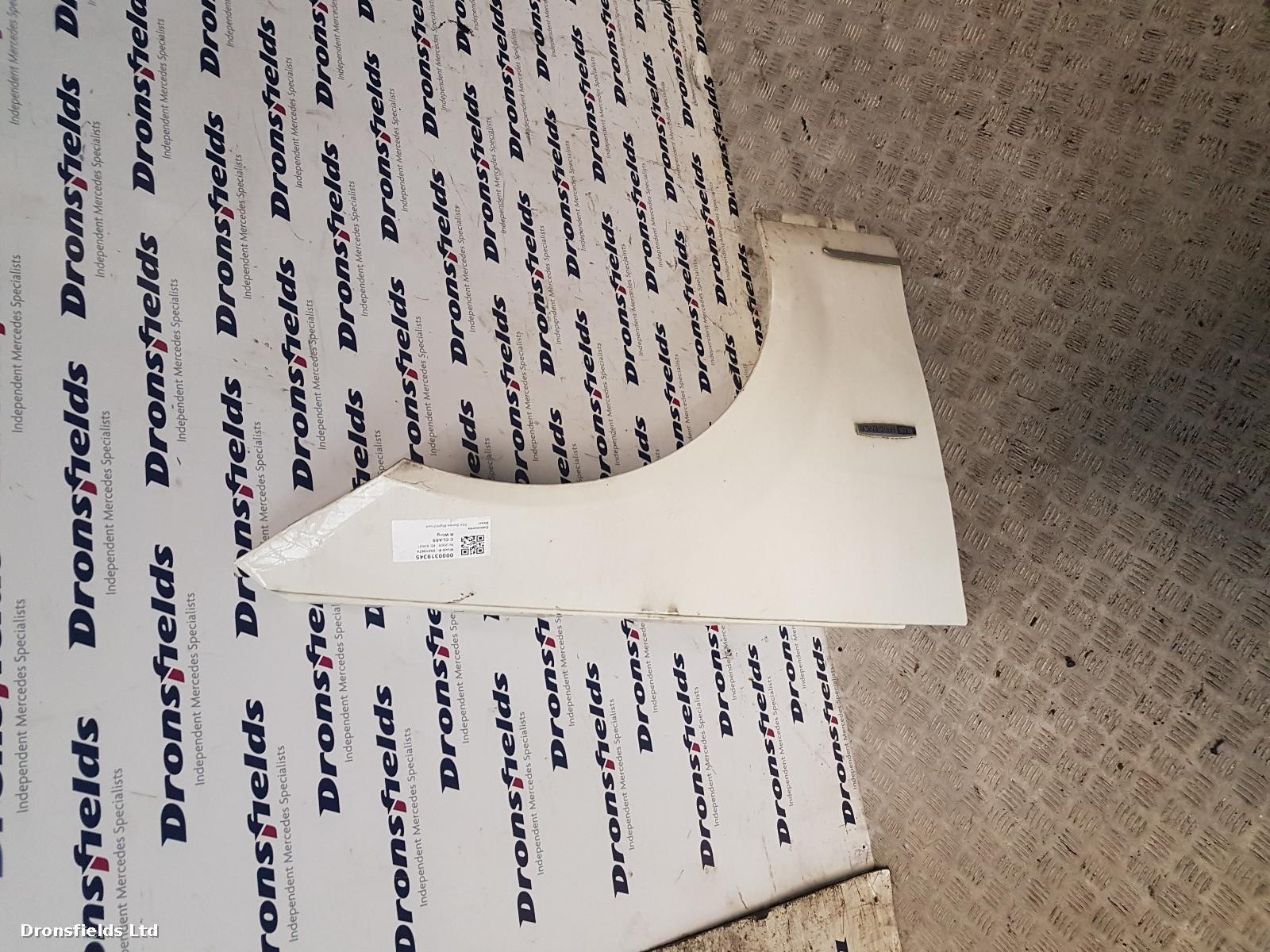 View Auto part R Wing Mercedes C Class 2009