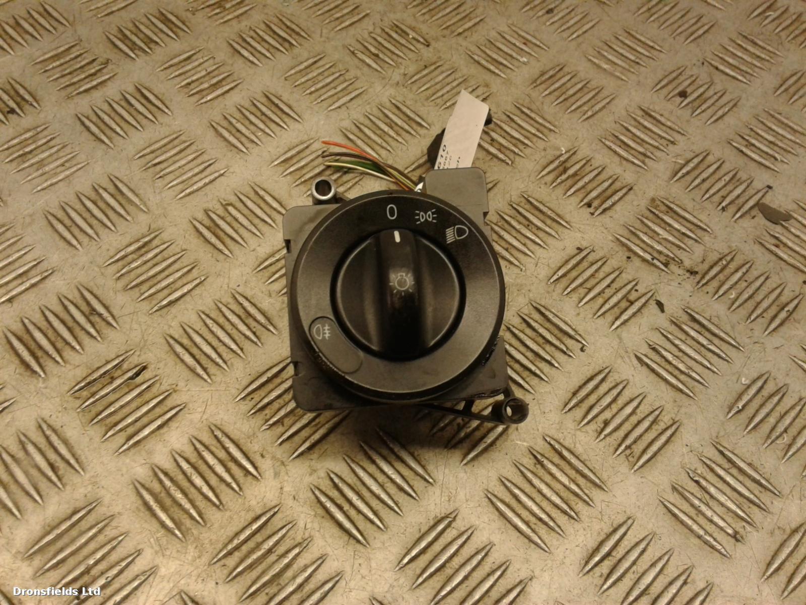 View Auto part Headlight Switch Mercedes Sprinter 2014