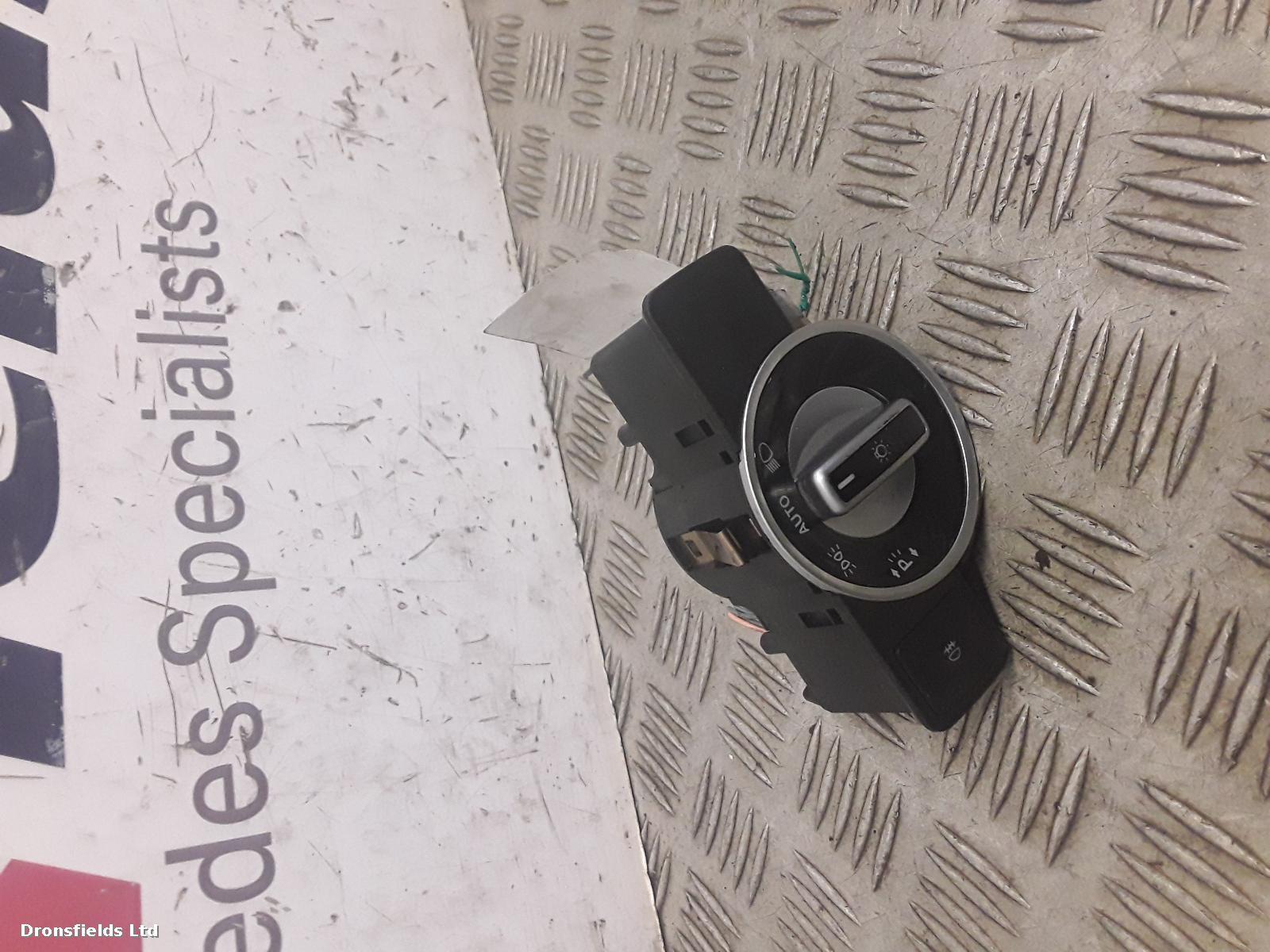 View Auto part Headlight Switch Mercedes E Class 2013