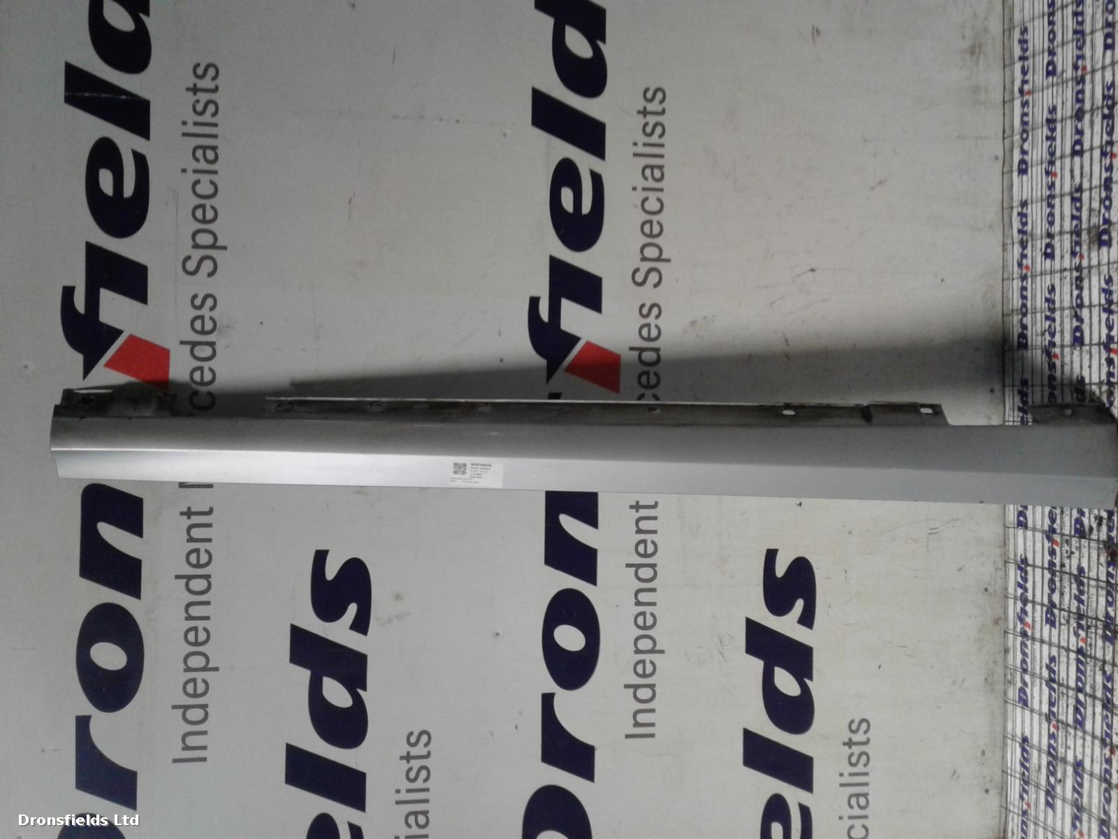 View Auto part Side Skirt Mercedes C Class 2010