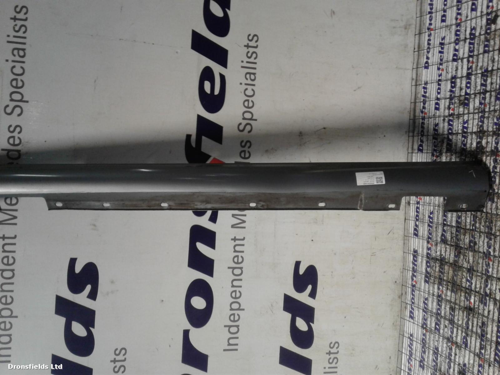 View Auto part Side Skirt Mercedes C Class 2013