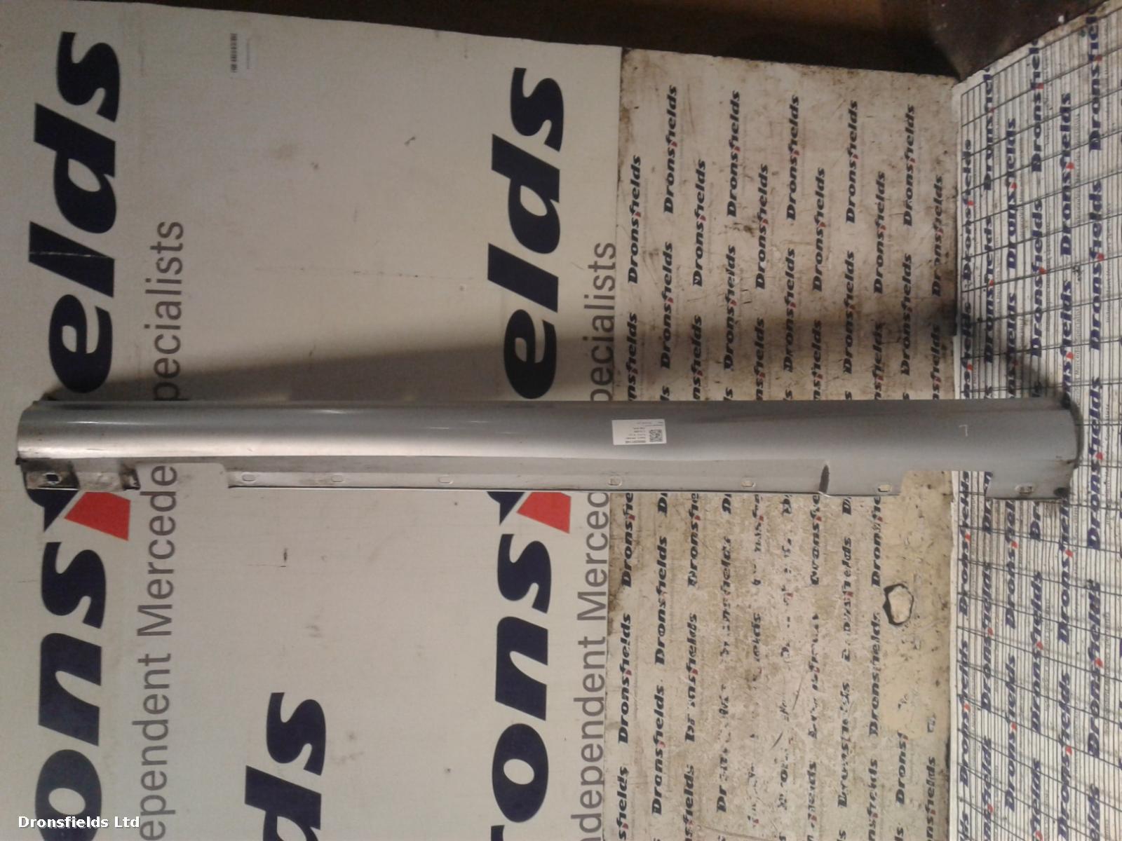 View Auto part Side Skirt Mercedes C Class 2010