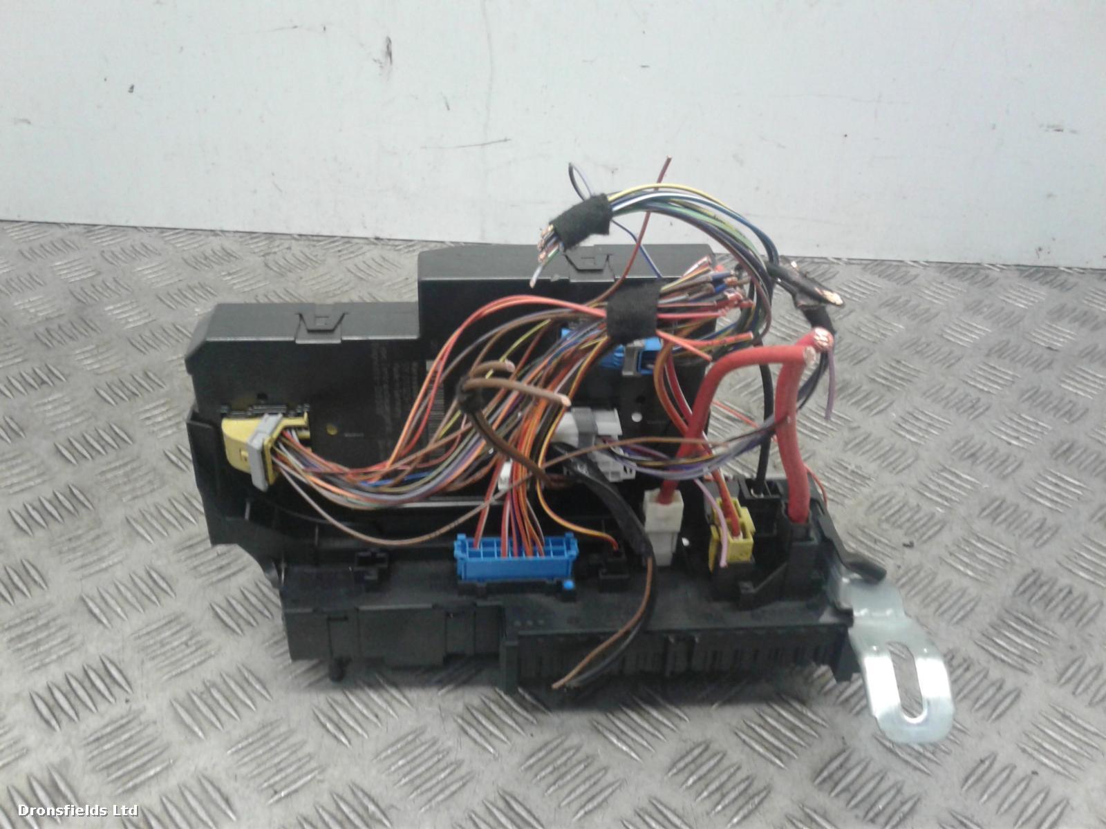 View Auto part Fuse Box Mercedes Cls Class 2013