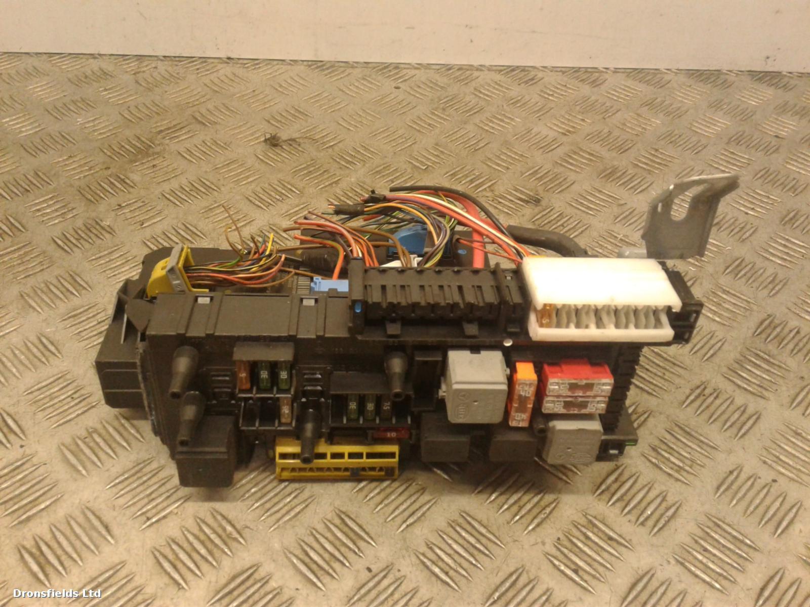 View Auto part Fuse Box Mercedes C Class 2010