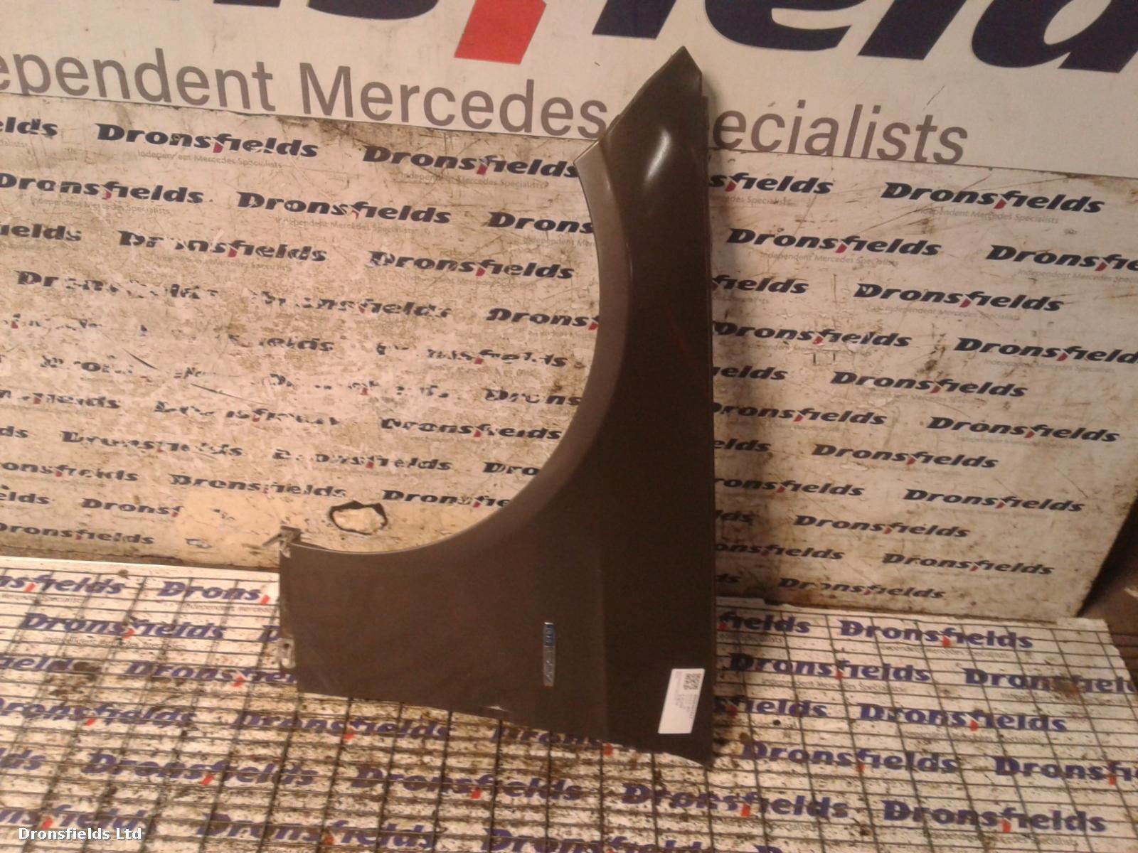 View Auto part R Wing Mercedes E Class 2010