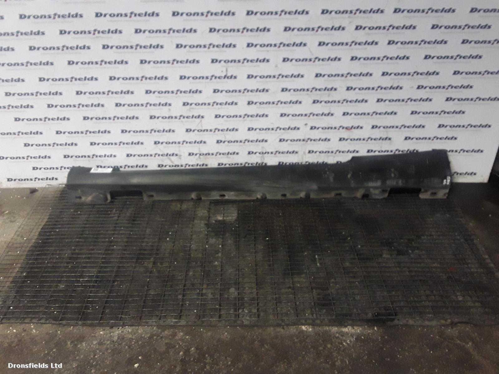 View Auto part Side Skirt Mercedes E Class 2009