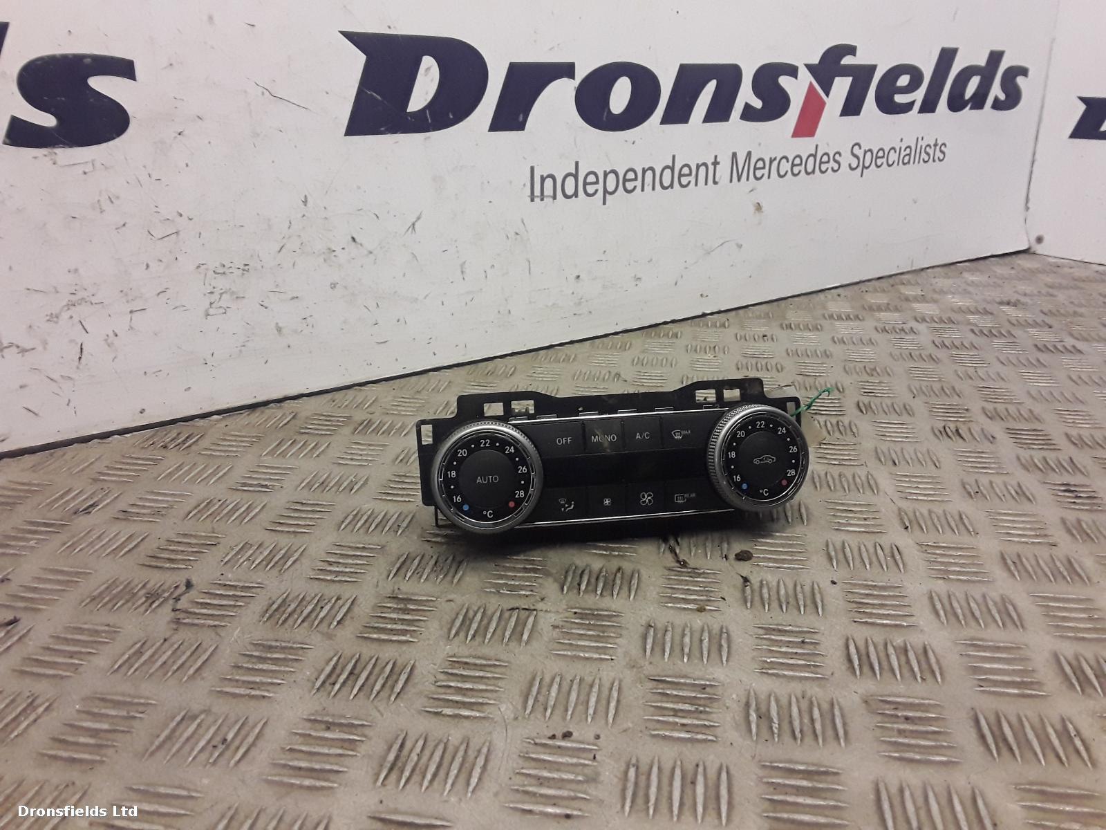 View Auto part Heater/AC Controller Mercedes C Class 2009