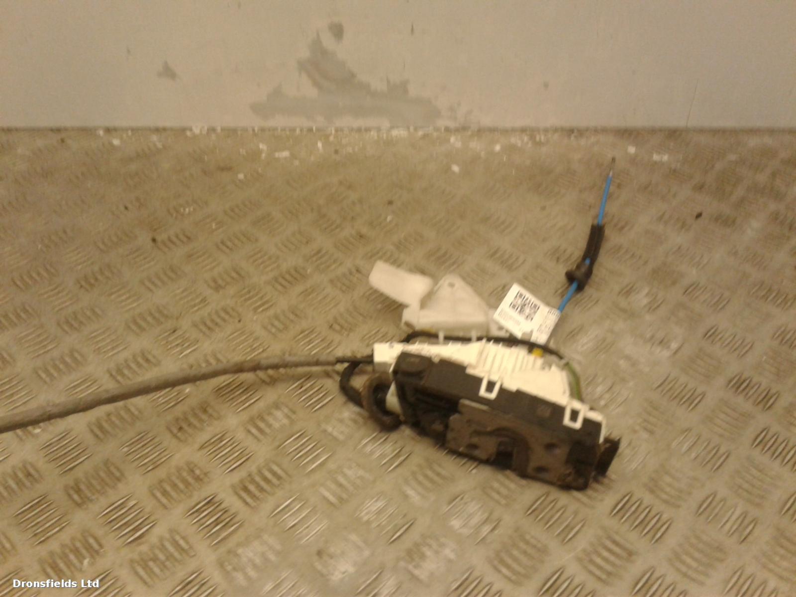View Auto part Door Lock Assembly Mercedes E Class 2013