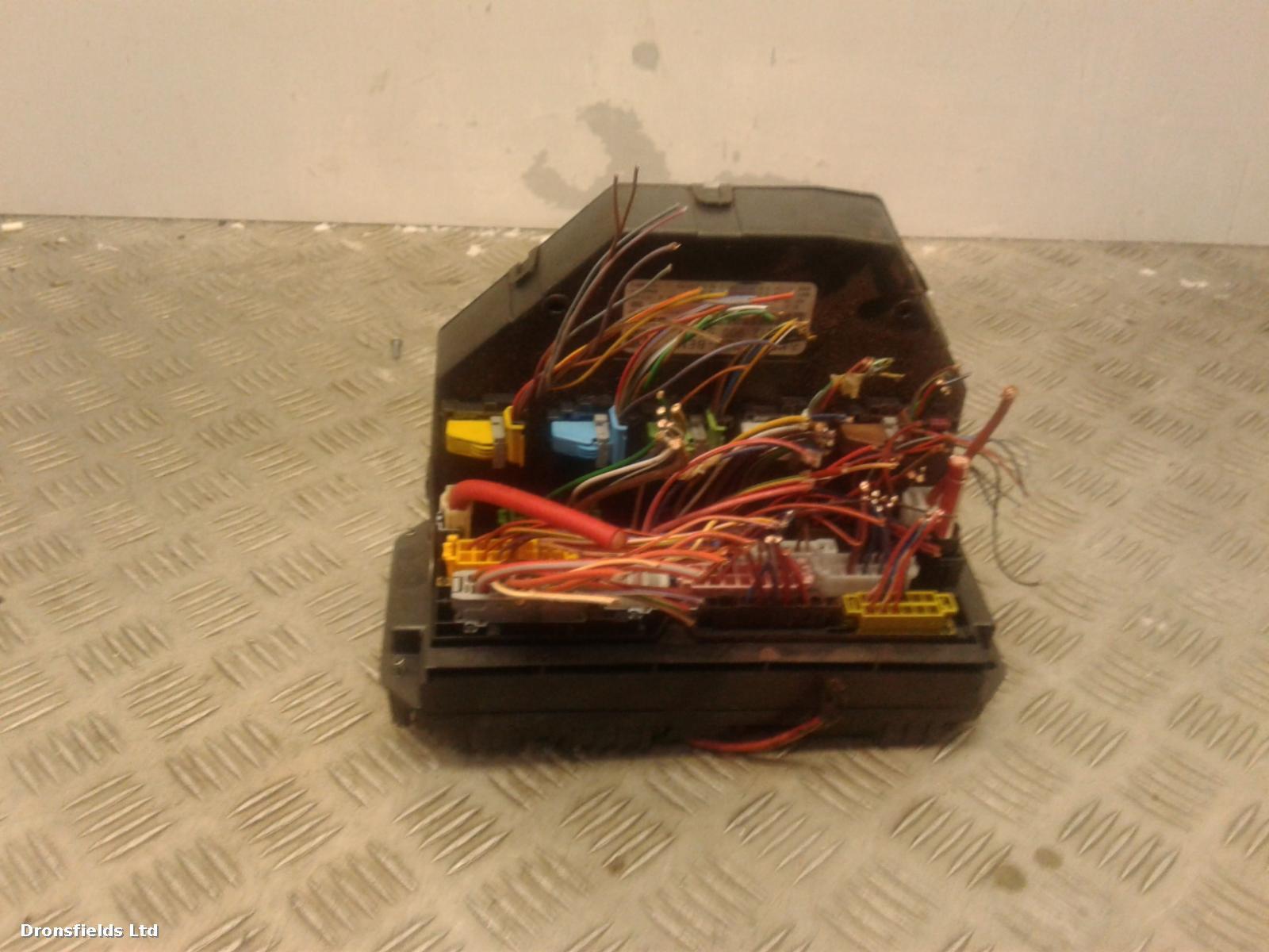 View Auto part Fuse Box Mercedes C Class 2011