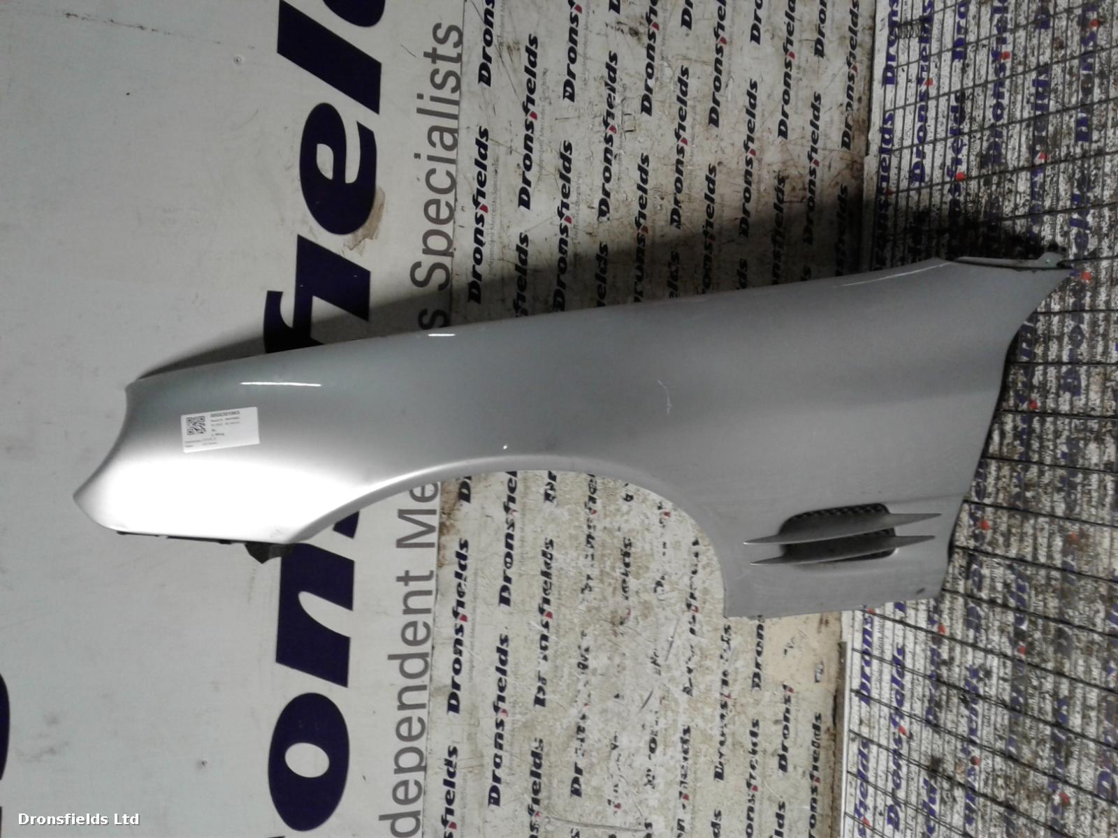 View Auto part L Wing Mercedes Sl 2003