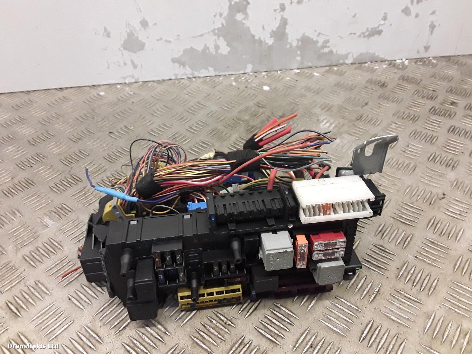 View Auto part Fuse Box Mercedes E Class 2011