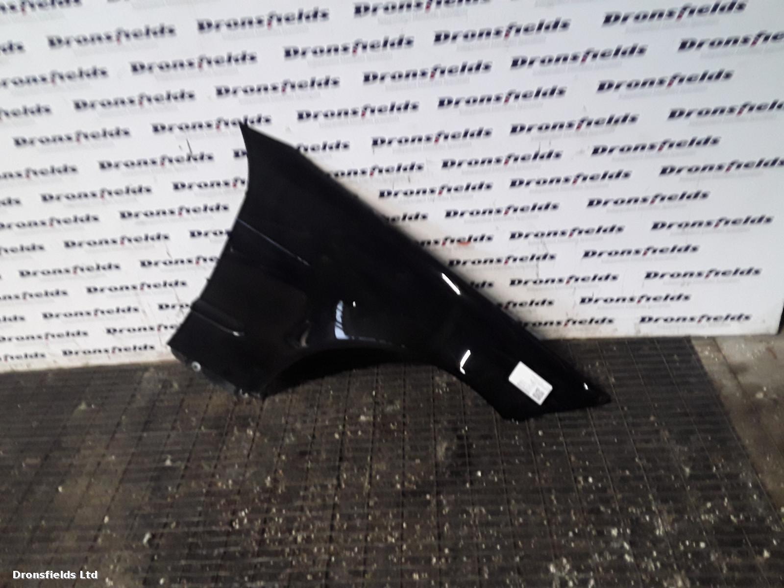 View Auto part R Wing Mercedes Clc 2008