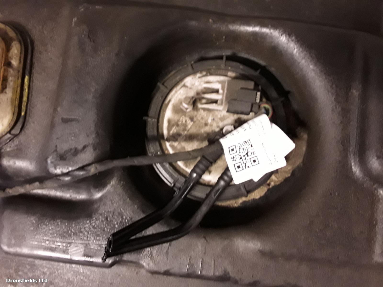 View Auto part Fuel Sending Unit Mercedes Vito 2013