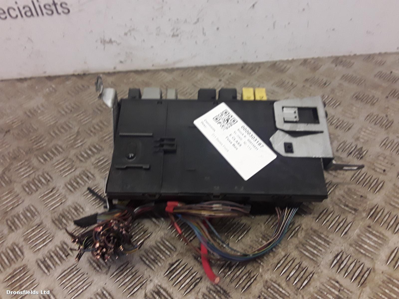 View Auto part Fuse Box Mercedes E Class 2006
